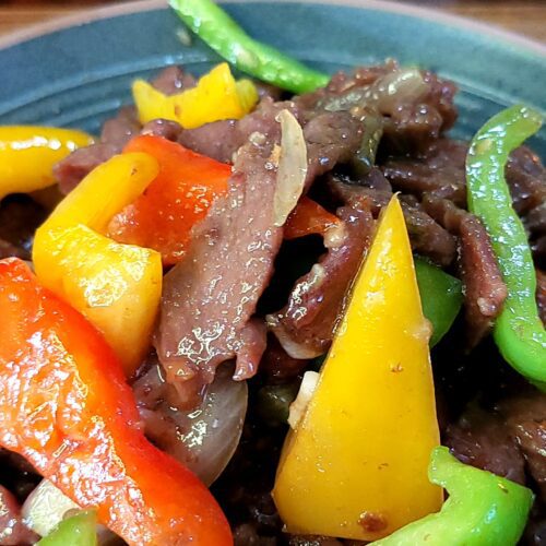 Peeper steak in a bowl-luiskitchens